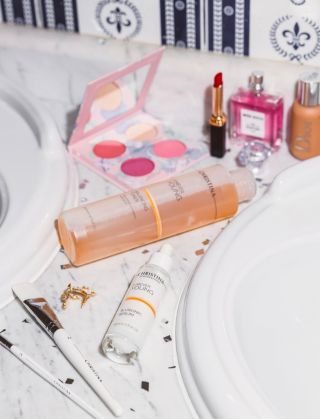 ✨ Krása jako každodenní rituál. ✨ Hedvábné textury, pokročilé receptury a výsledky, které jsou vidět. CHRISTINA proměňuje...